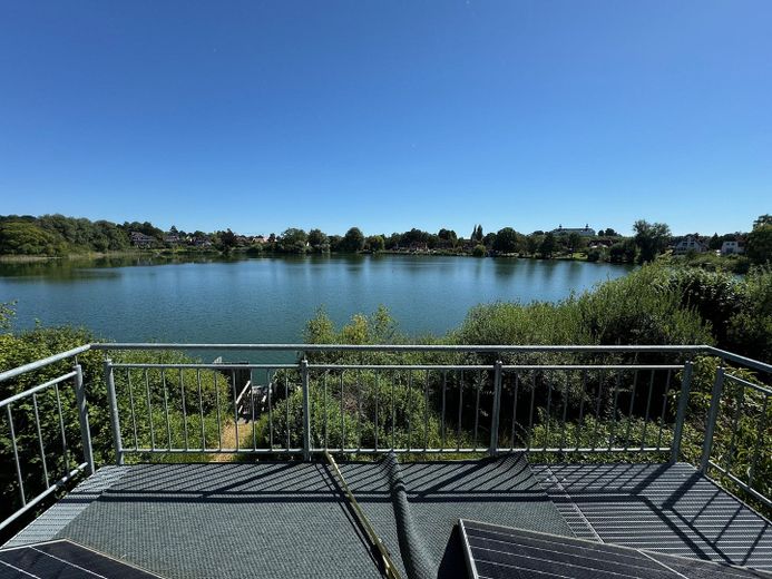 Einfamilienhaus am See mit ELW, Schlossblick und Steg, provisionsfrei – Foto 13