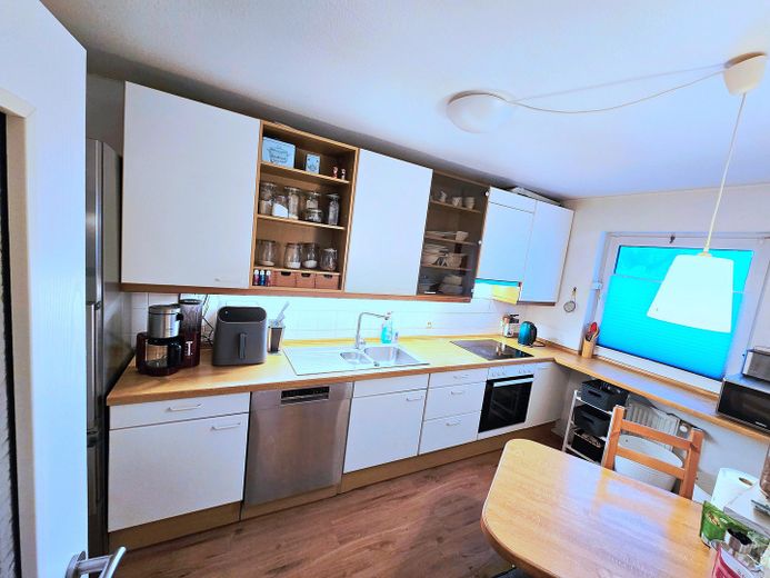 Neu von PRIVAT: Familienfreundliches Mittelreihenhaus mit Garten & Stellplätzen in Ahrensburg – Küche