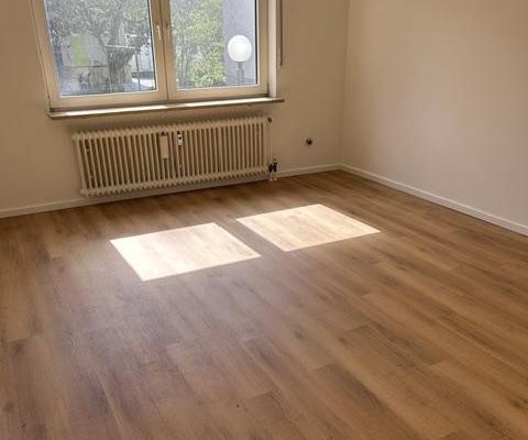 Renovierte 3.5/4 Zimmer Wohnung mit Balkon im Zentrum von Weiden
