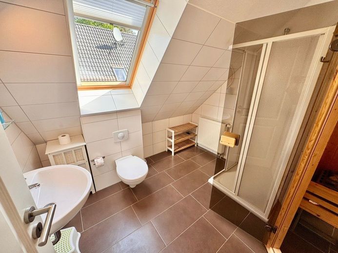 Duschbad mit Sauna Dachgeschoss