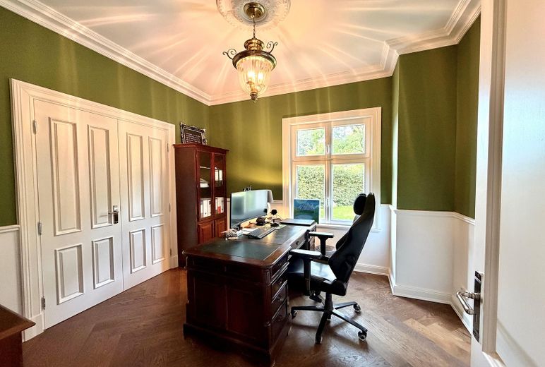 Jugendstil-Villa mit Zukunft und Geschichte - 380qm - Effizienzklasse A+ / provisionsfrei – Arbeitszimmer rechts