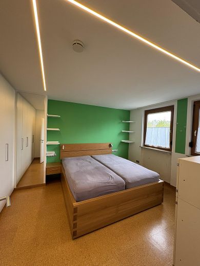 Zuhause fühlen in Reihenmittelhaus in ruhiger, familiärer Lage – OG Schlafzimmer