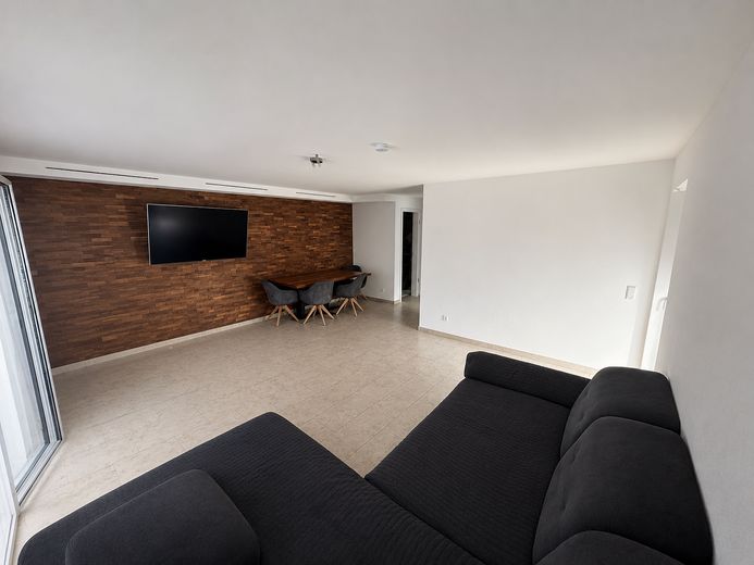 Attraktive Erdgeschosswohnung mit Terrasse & großem Garten – Foto 2
