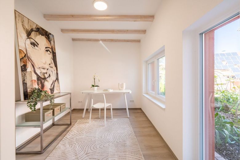 SANIERTES WOHN-ENSEMBLE IN BREISACH: 4 EINHEITEN MIT NEUEM NEBENGEBÄUDE &amp; PANORAMABLICK – Home Office oder Gästezimmer