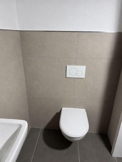 Restorasyon sonrası ilk kullanım, gösterişli Jugendstil villasında – Gäste WC