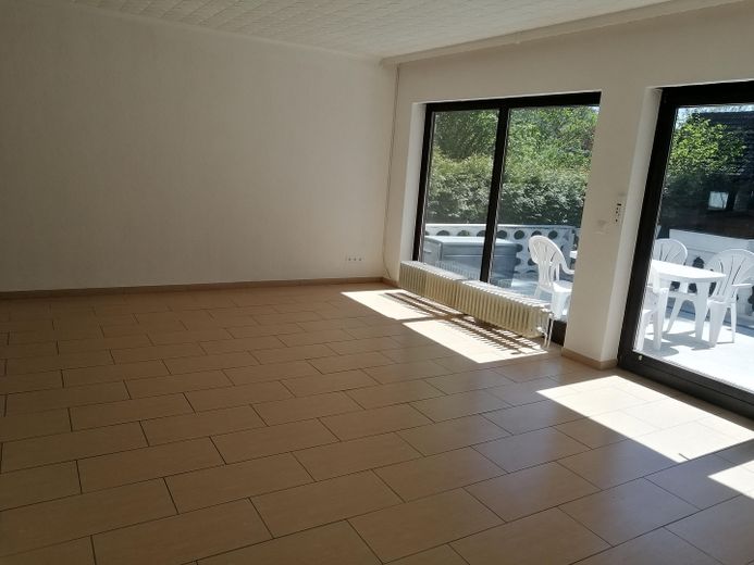 RESERVIERT Einfamilienhaus Massivhaus Einliegerwohnung ruhige Wohnlage Keller Garten – Wohnen EG3
