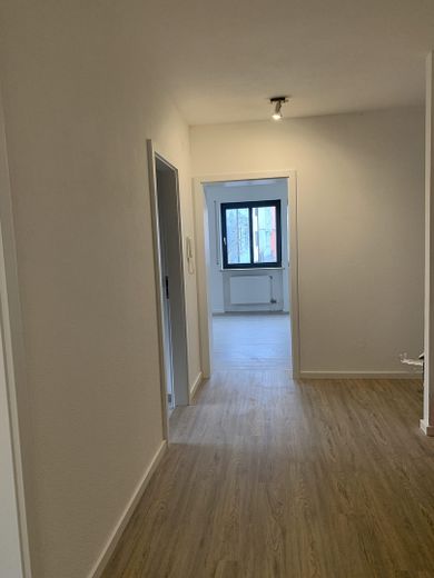 Piękne 3-pokojowe mieszkanie z kuchnią i łazienką oraz balkonem w Pfersee – Zdjęcie 14