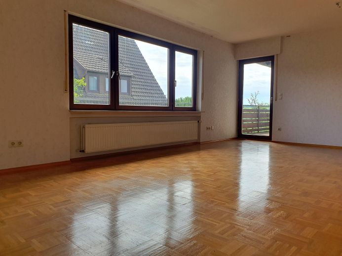 Wohnzimmer m.Balkon Süd  OG