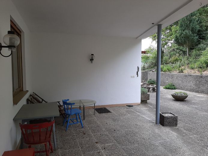 überdachte Terrasse