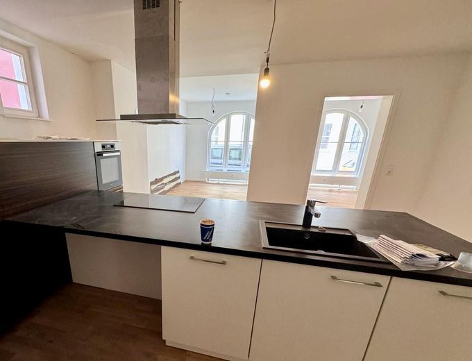 Küche mit Blick zu den Zimmern