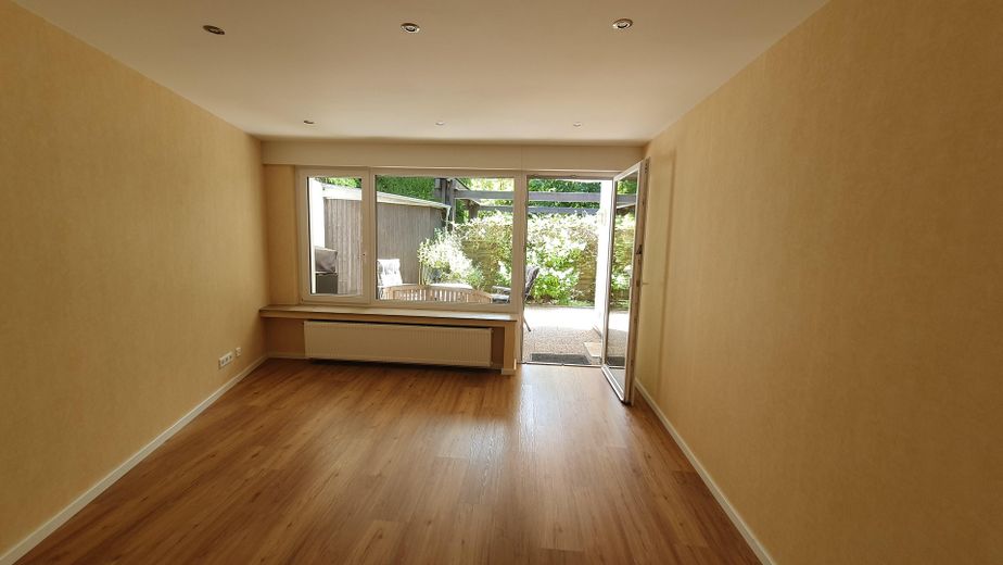 Detached house with granny apartment, pool and large garden in Remscheid Süd – Einliegerwohnung Kinderzimmer