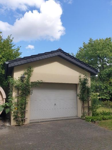 Вілла в стилі модерн у районному місті Бад-Бельціг, без комісії – Garage