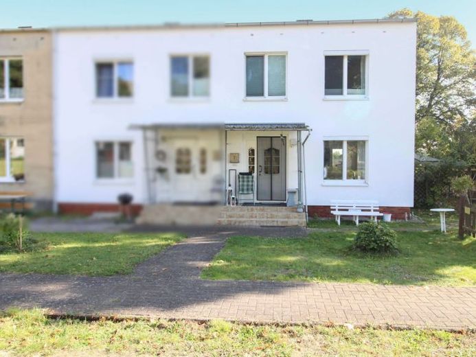 Klein aber fein: Bezugsfertiges Reihenendhaus mit Garten und Carport nahe Bibowsee – Foto 1