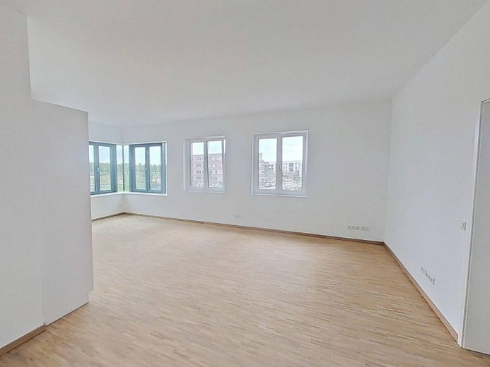 Obra nueva en PRIMERA OCUPACIÓN: Amplio piso de 4 habitaciones con COCINA INTEGRADA – Ansicht III: Wohn- und Esszim…