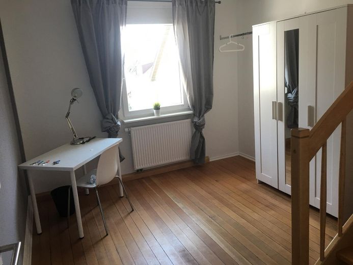 Vollvermietetes WG-Haus in Stuttgart, 10 Zimmer, 4,84 % Rendite, provisionsfrei – Foto 6