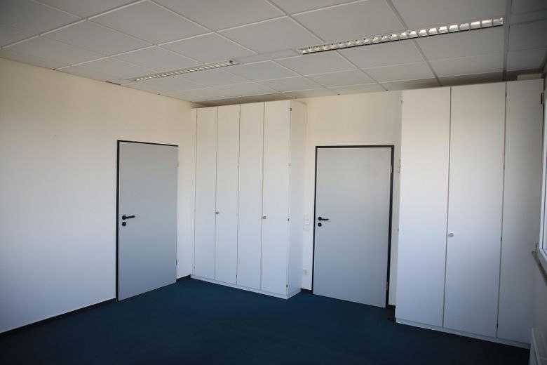Eckbüro mit Verbindungstür
