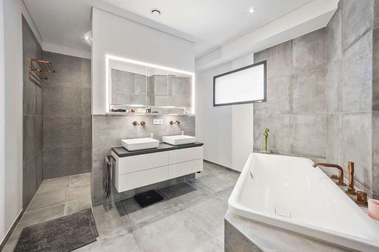 180qm Penthouse Wohnung in Frankfurt Rödelheim – Masterbad