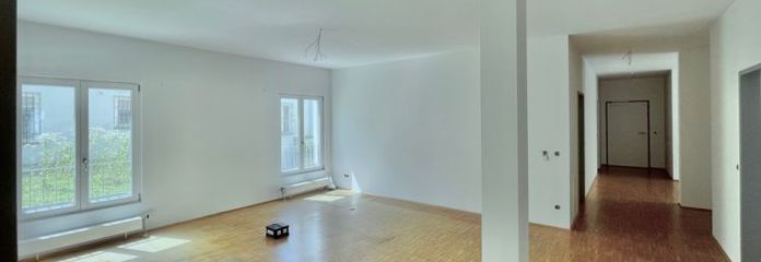 Helle Büro, Praxisräume in IN, Donaustraße mit Lift. Parken vor dem Gebäude mit Parkschein möglich!