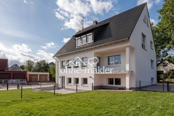Hochwertig sanierte 4-Zimmer-OG-Wohnung mit Balkon, Garten und 2 Stellplätzen