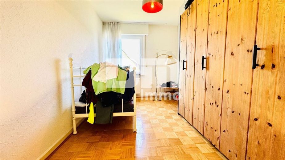 (Reserviert!)Zeitlose Eleganz trifft Moderne: Modernisiertes Einfamilienhaus – OG Schlafzimmer / Kind 2