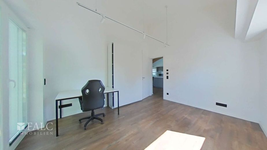 Weitblick inklusive!!! – Büro-/Kinderzimmer