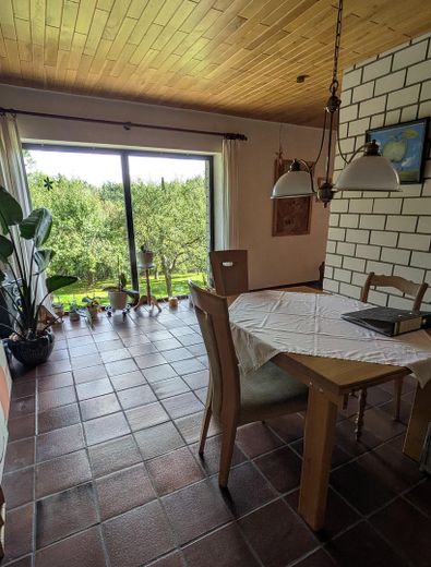 Einfamilienhaus mit Einliegerwohnung in ruhiger Wohnlage – Essbereich