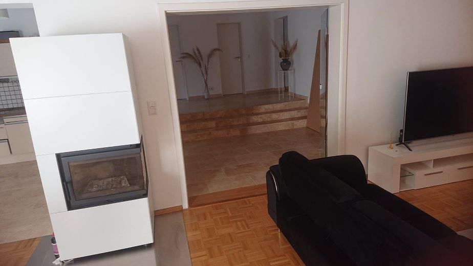 Wohnzimmer mit Blick in den Fl