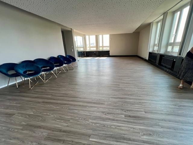 Repräsentative Büroeinheit 250,35 m² im Hochhaus – Gebäude 30 3. OG – Büroraum leer