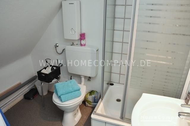 Garbsen, Modern möblierte Dachgeschosswohnung in Gartenhaus, nur 13 min bis Conti und VWN – 4afc790b912fb00099ae2bf1730bd40a2323d1f3.jpg