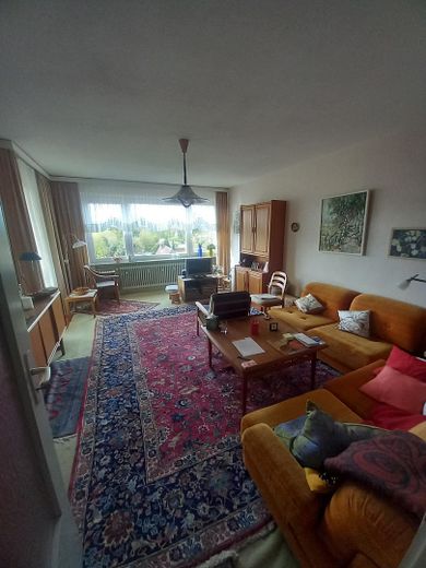 Sonniges Zuhause mit 3 Zimmern in Quickborn – Wohnzimmer