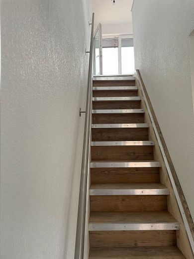 Attraktive 2,5-Zimmer-Dachgeschosswohnung in Walldürn – Treppe