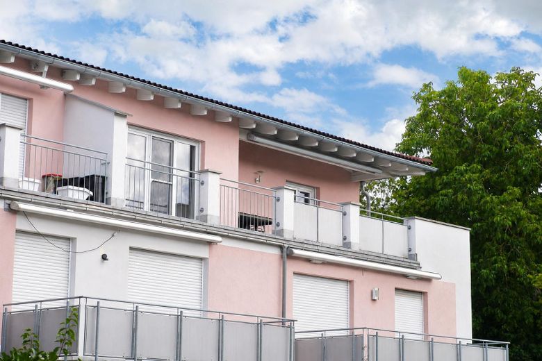 Appartement 3 pièces avec terrasse sur le toit à Ingolstadt-Nordwest, place de parking en garage souterrain incluse - sans commission – Außenansicht Dachterrasse
