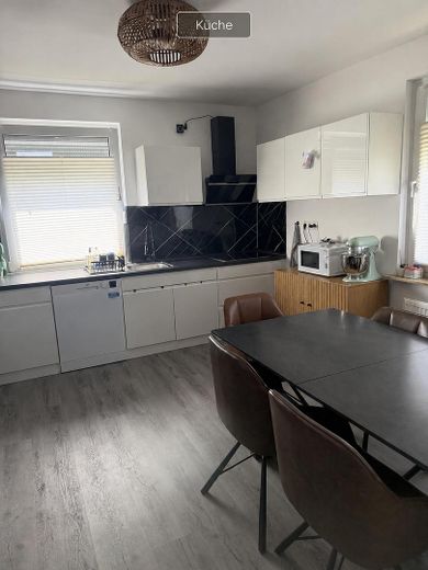 624 m² Grundstück mit Entwicklungspotenzial – modernisiertes Einfamilienhaus in Lorsch –  EG Esszimmer mit Einbauküche