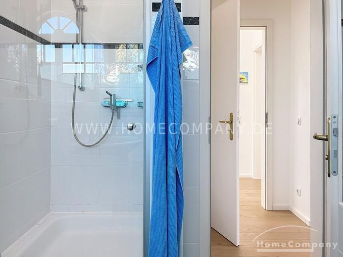 ***Ihr neues Zuhause: Exklusive Dachgeschosswohnung mit Kamin, zwei Balkonen  &  Stellplatz – 101f2ac8c768abd40fb91c05694a042f5da297ea.jpg