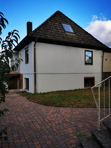Mehrgenerations Objekt in der Wedemark ! – Seitenansicht Vorderhaus
