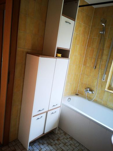 Appartamento al piano terra con 3 stanze in affitto a Surberg – Bad+Möbel