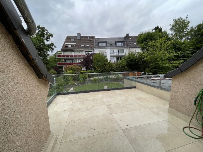 Wohnung im idyllischen Grün in einer Top-Lage. Erstbezug!! – Dachterasse