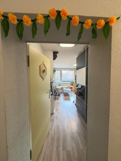 Fully Furnished 3 Room Apartment in Mitte with Guest WC – Entrance