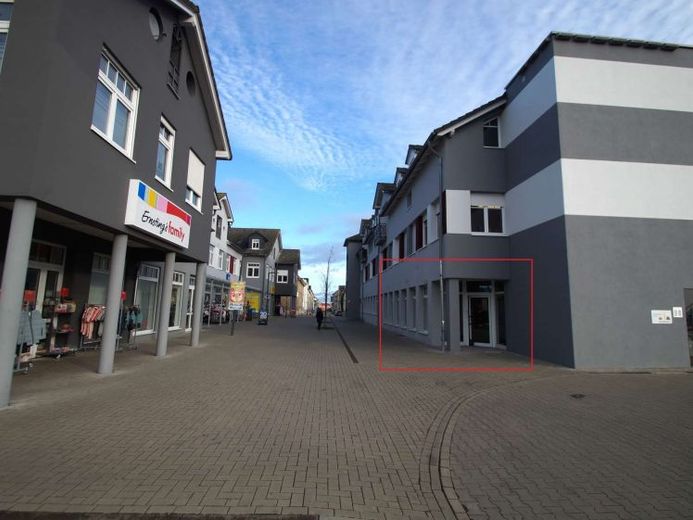 Hochfrequentierte 144m²-Ladenfläche in Dessau-Roßlau: Ideal für Apotheke oder Fachhandel! – Foto 1