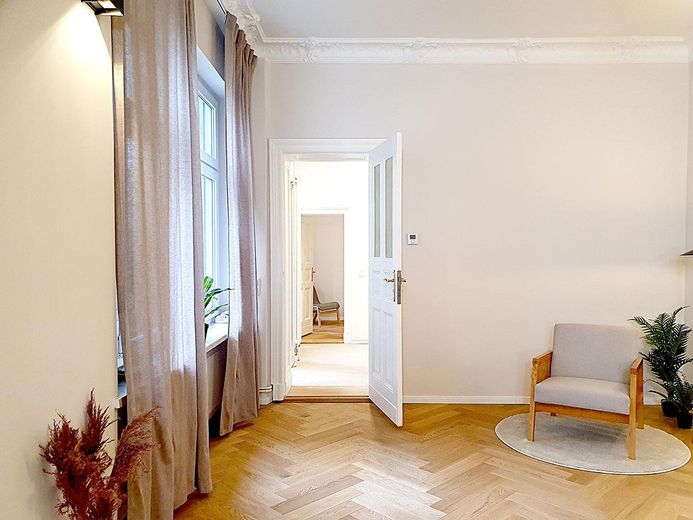 Wohnzimmer / Büro / Praxis