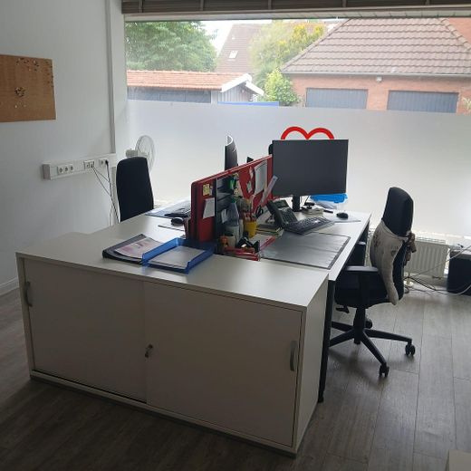 Superficie comercial, oficina 126 m2, 3xoficina+WC+cocina/sala de reuniones, a partir del 01.10.26 – Foto 7
