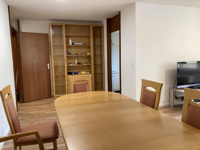 Möblierte 73m² Wohnung mit Balkon und Tiefgarage in ruhiger, zentraler Lage für Familien & Pendler – Foto 9