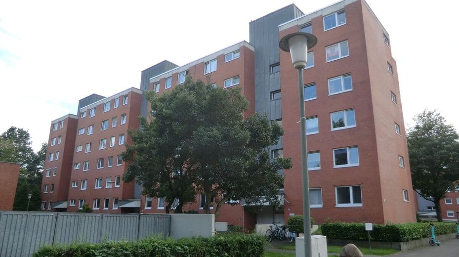 *Schnuckelige und gut vermietete Terrassenwohnung in NMS-Ruthenberg !!!* – Aussenansicht Eingang