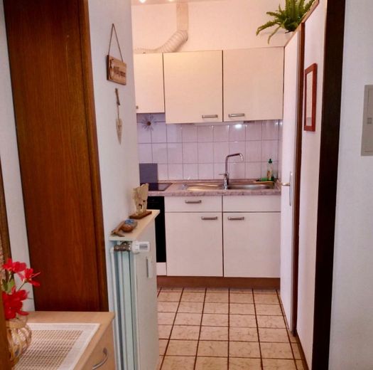 Möbliert und bezugsfertig: 2-Zimmer-Wohnung nahe Büsum – Flur