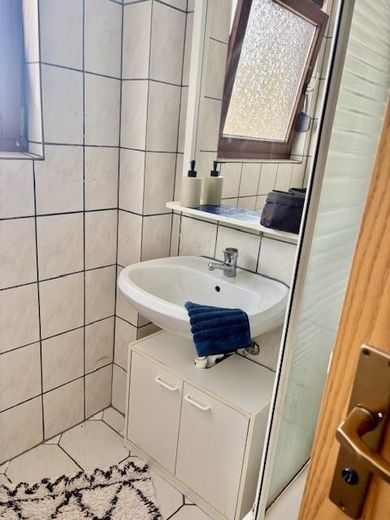 Badezimmer mit Dusche