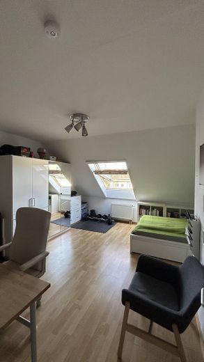 Schlafzimmer 4