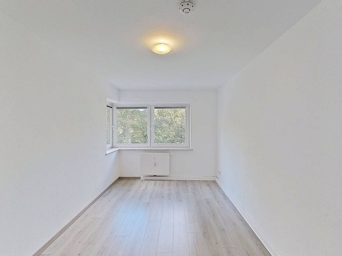 SADECE KIZLAR: Öğrenci ve stajyerler için aydınlık paylaşımlı ev odası – Ansicht I: WG-Zimmer