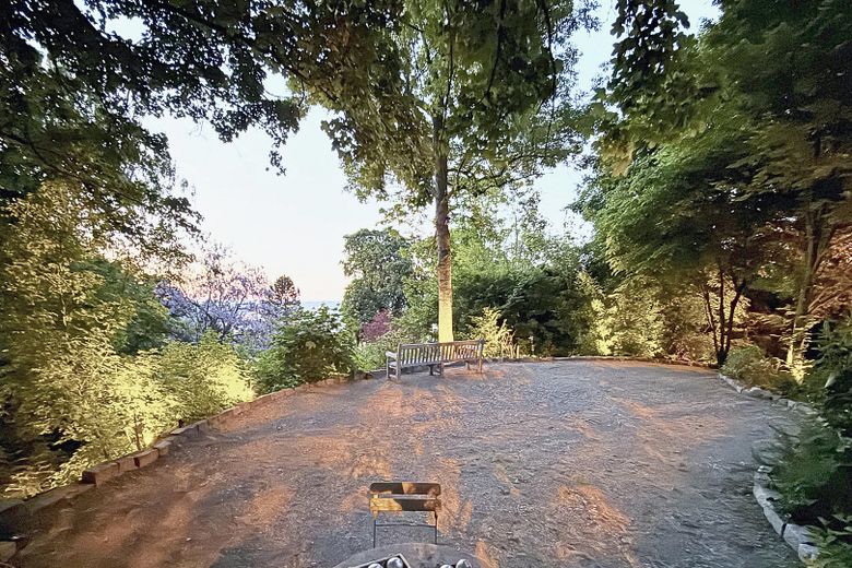 Villa der Extraklasse – Parkgrundstück in Aussichtslage – Foto 8