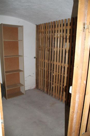 Gepflegtes 3-Familienhaus mit angenehmer Mieterklientel und Garten, Tiefgarage etc. - provisionsfrei – Bild 12