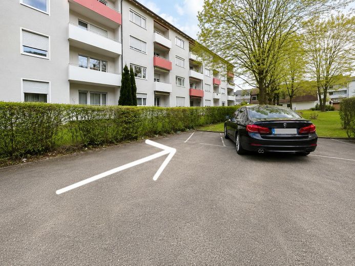 Moderne, sanierte 4 Zimmer Wohnung zum Erstbezug und provisionsfrei – Stellplatz